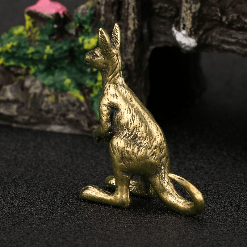 POPPY | Brass kangaroo figurine