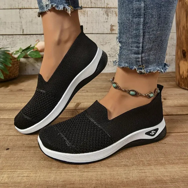 AVA | Slip-on sneaker with cushioned sole