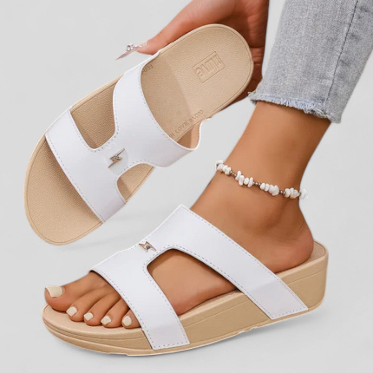 CHARLOTTE | Platform sandals with crisscross straps