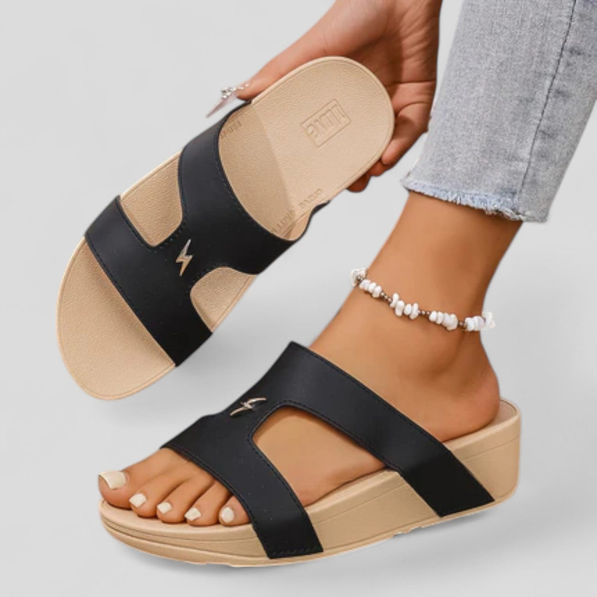 CHARLOTTE | Platform sandals with crisscross straps