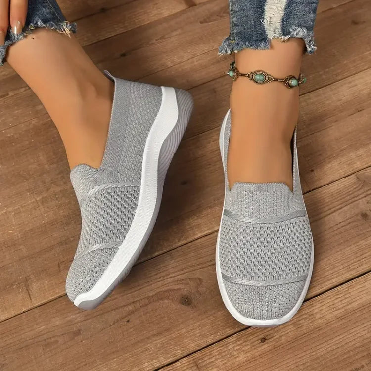AVA | Slip-on sneaker with cushioned sole