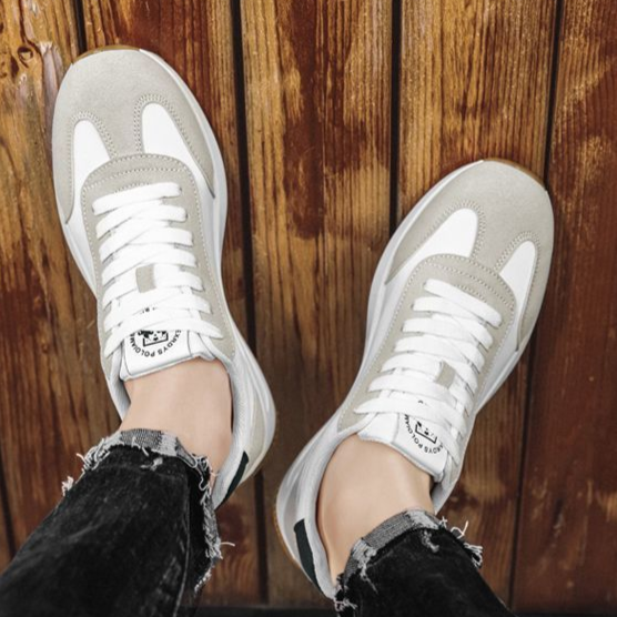 THEO | Retro sneaker with smooth panelling