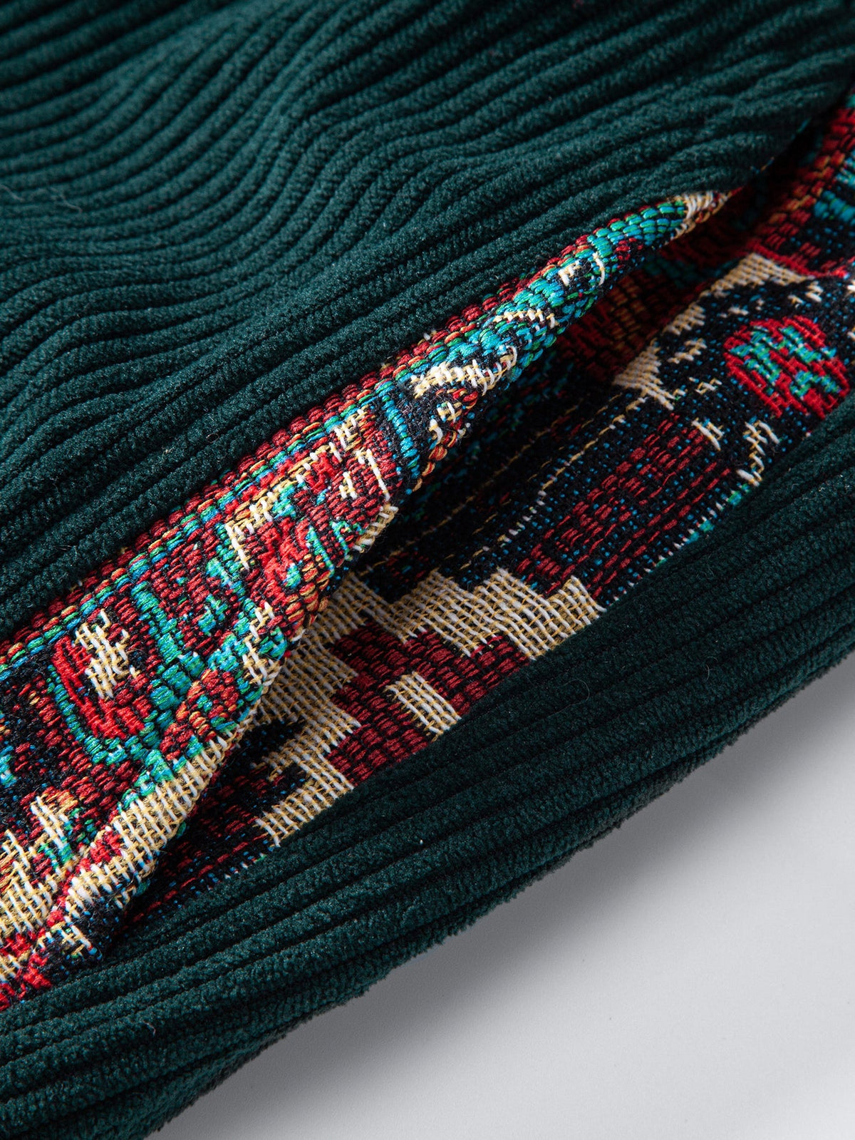 GRACE | Shorts with ethnic patchwork print