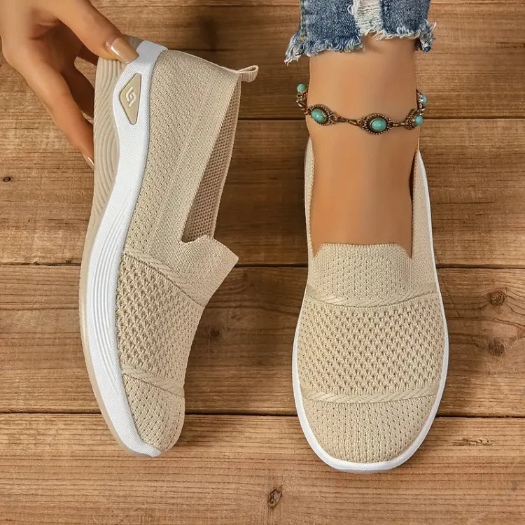 AVA | Slip-on sneaker with cushioned sole