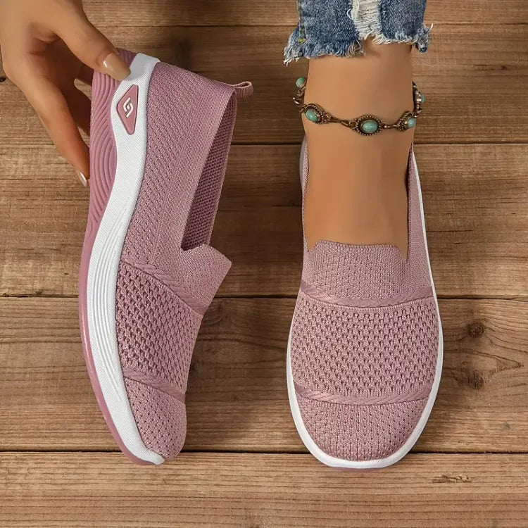 AVA | Slip-on sneaker with cushioned sole