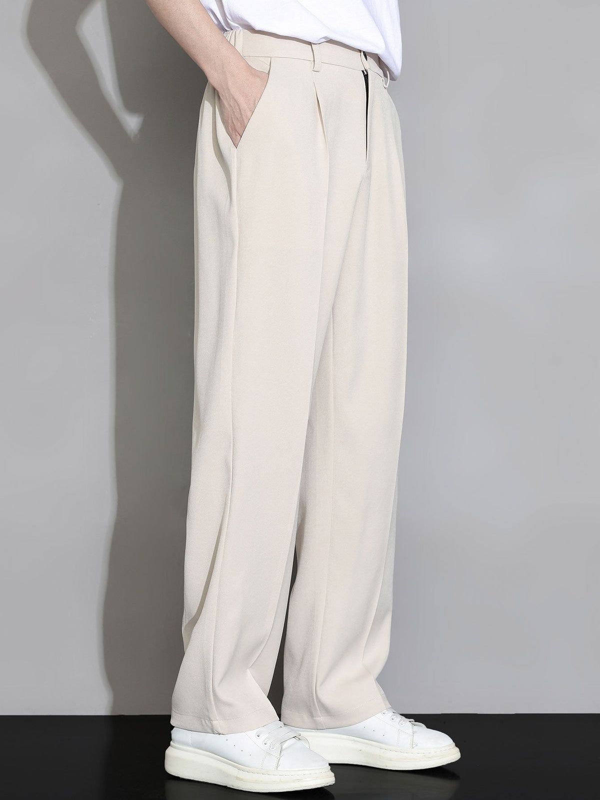AURELIA | Straight-leg trousers with elastic waistband