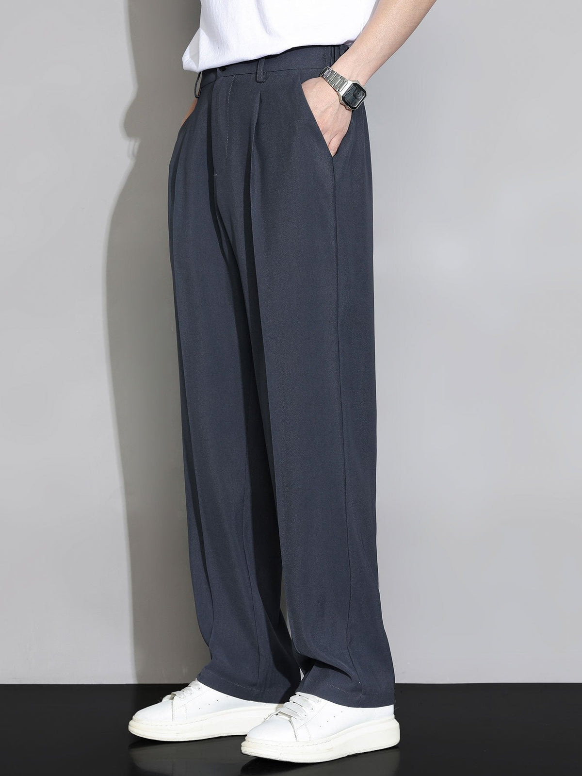 AURELIA | Straight-leg trousers with elastic waistband