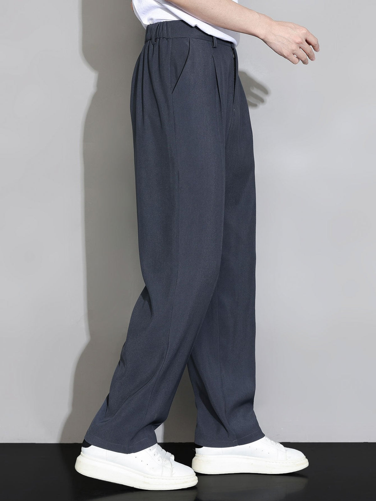 AURELIA | Straight-leg trousers with elastic waistband