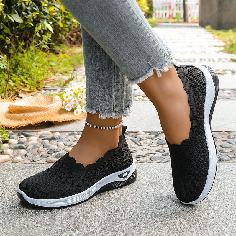 RUTH | Lightweight walking shoes with mesh upper