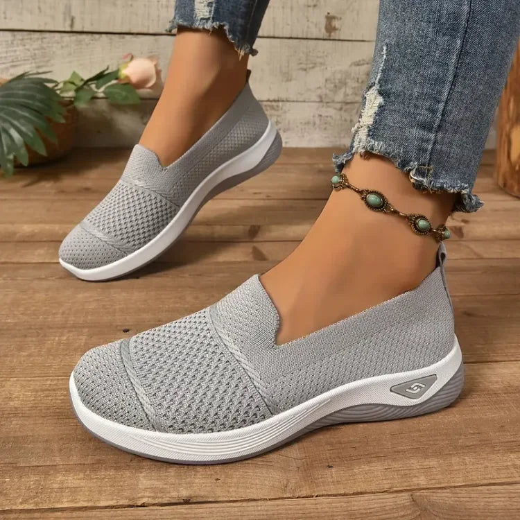 AVA | Slip-on sneaker with cushioned sole