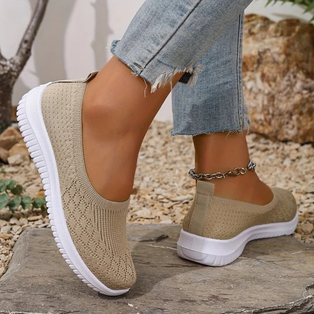 ESTELLA | Slip-on shoe with cushioned sole