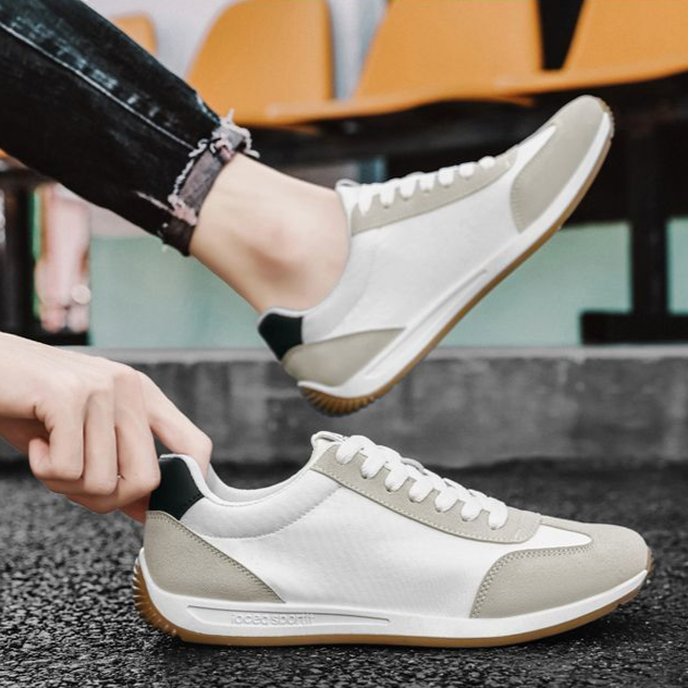 THEO | Retro sneaker with smooth panelling