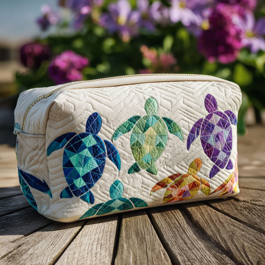 ELLA | Cosmetic bag with quilted sea turtle print