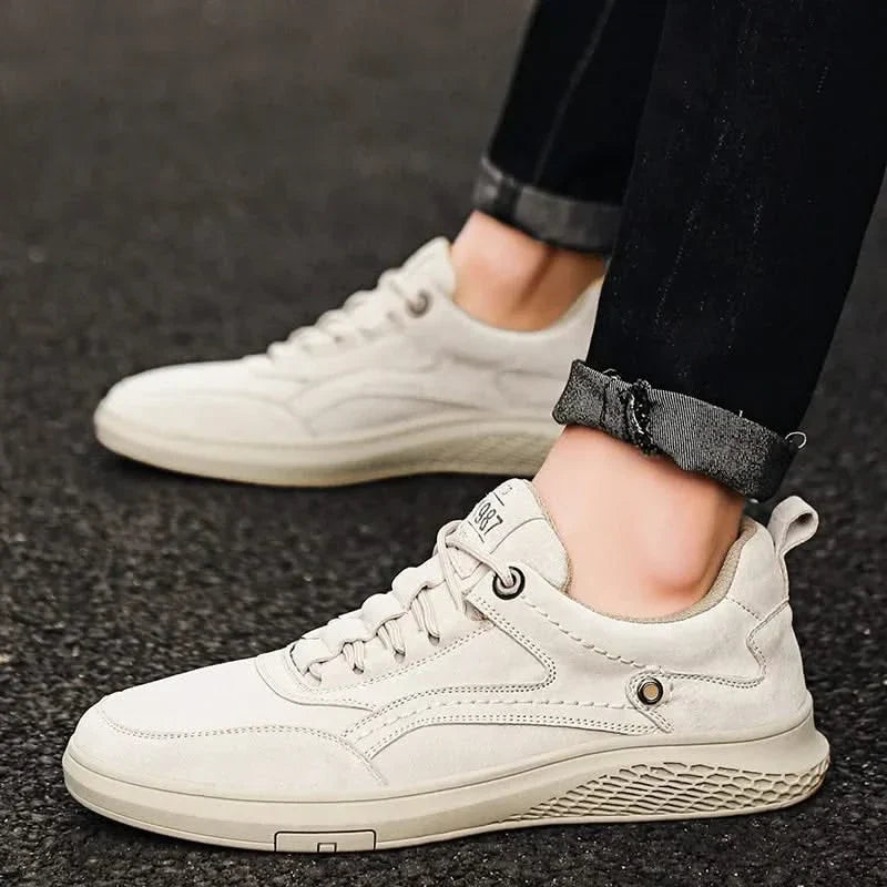 COLTON | Sneakers with structured overlays