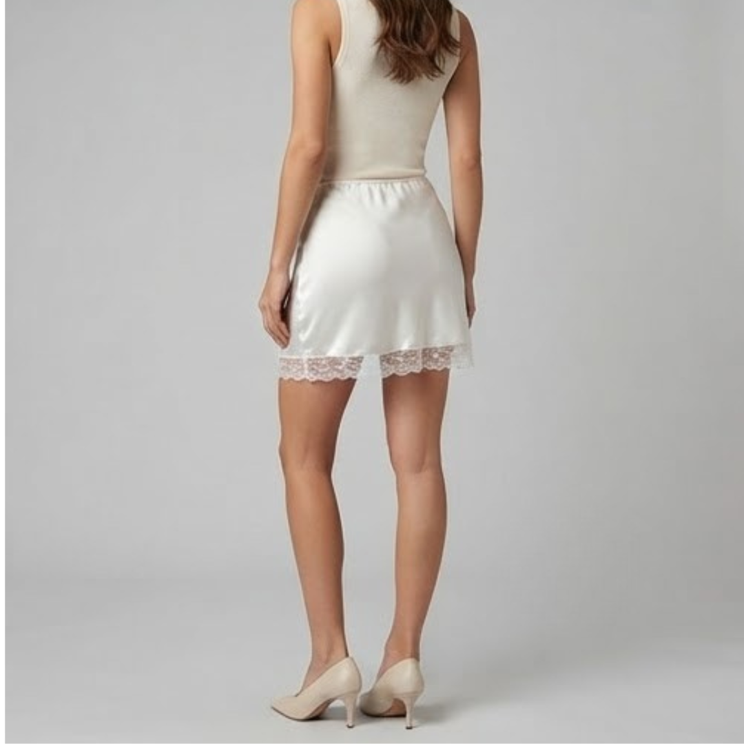 FREYA | Mini skirt with smooth finish