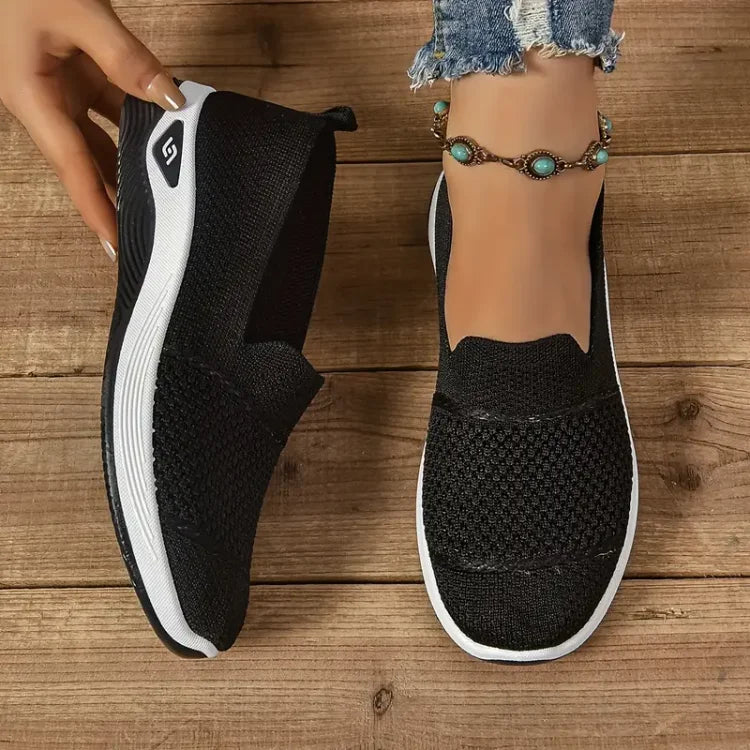 AVA | Slip-on sneaker with cushioned sole