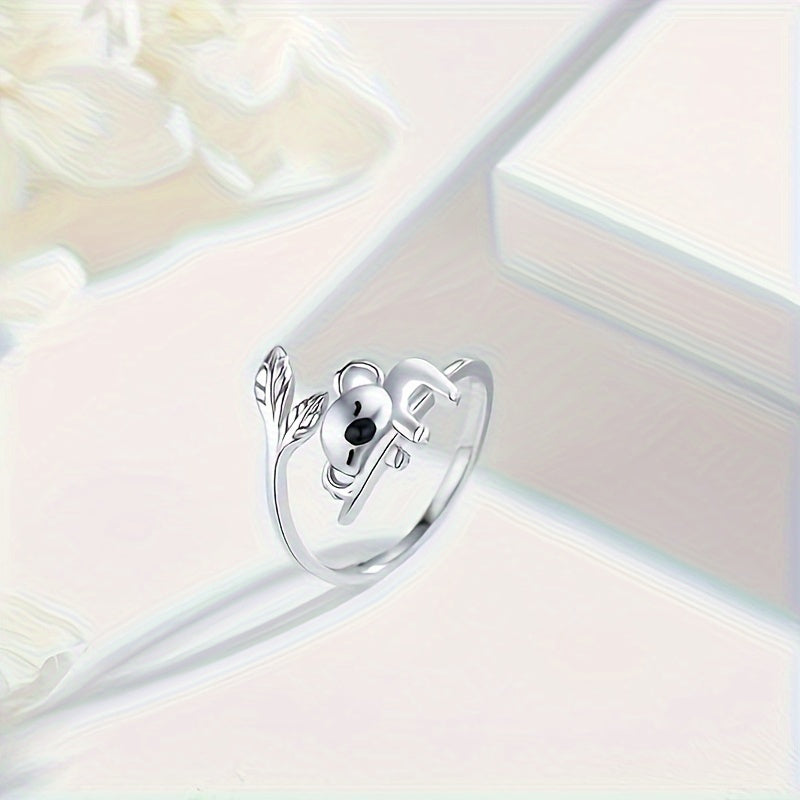 ROSE | Ring with koala and leaf detail