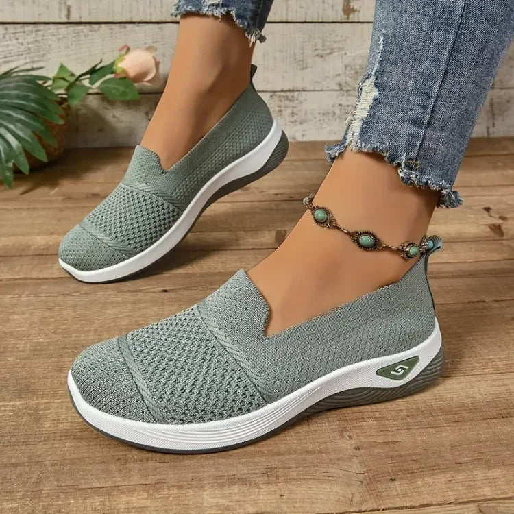 AVA | Slip-on sneaker with cushioned sole