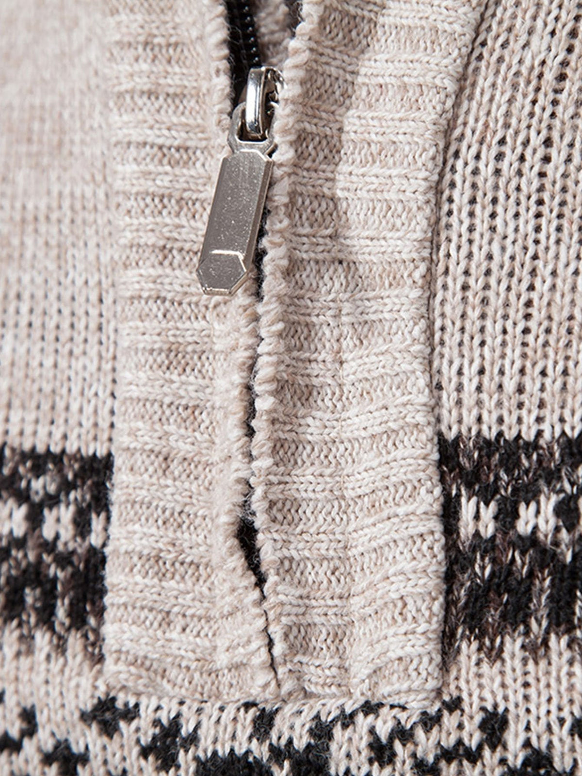 LILY | Quarter-zip sweater with random print
