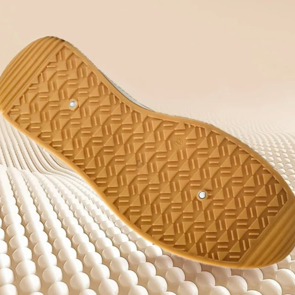 CHARLIE | Active trainers with supportive sole